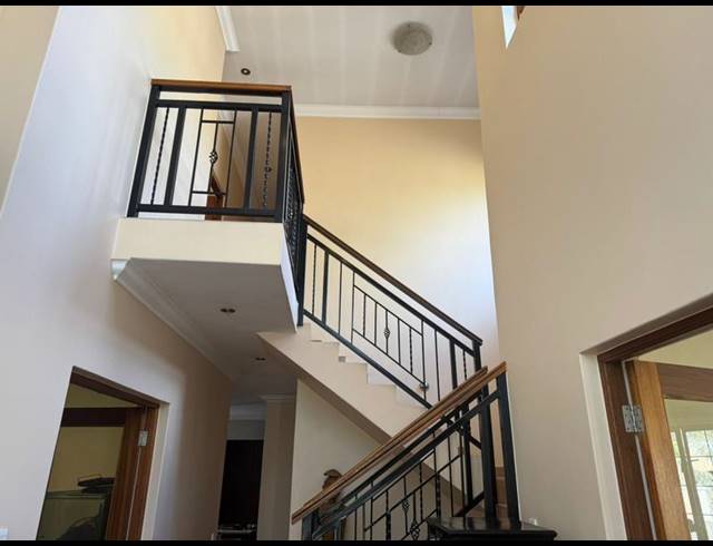 5 BEDROOM HOUSE FOR SALE IN MIDSTREAM ESTATE